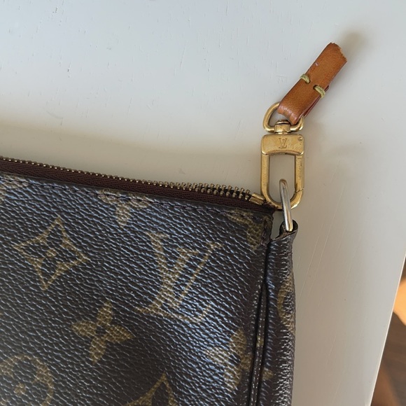 Vintage Louis Vuitton bag needs new strap great condition! My first LV bag! - Picture 7 of 8